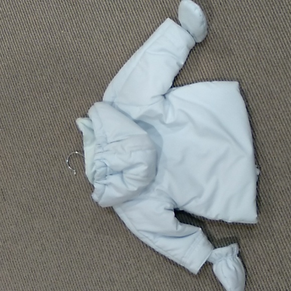 Nwt emile et rose baby blue 6 month quilted hooded jacket with attached mitts - Picture 2 of 10